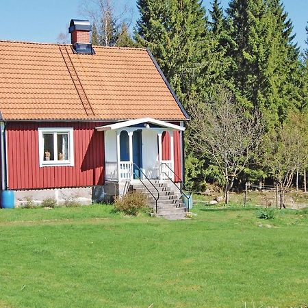 3 Bedroom Amazing Home In Lnsboda Falsehult エクステリア 写真