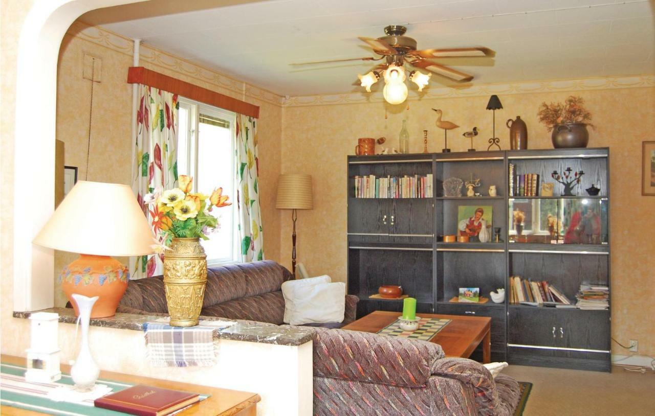 3 Bedroom Amazing Home In Lnsboda Falsehult エクステリア 写真